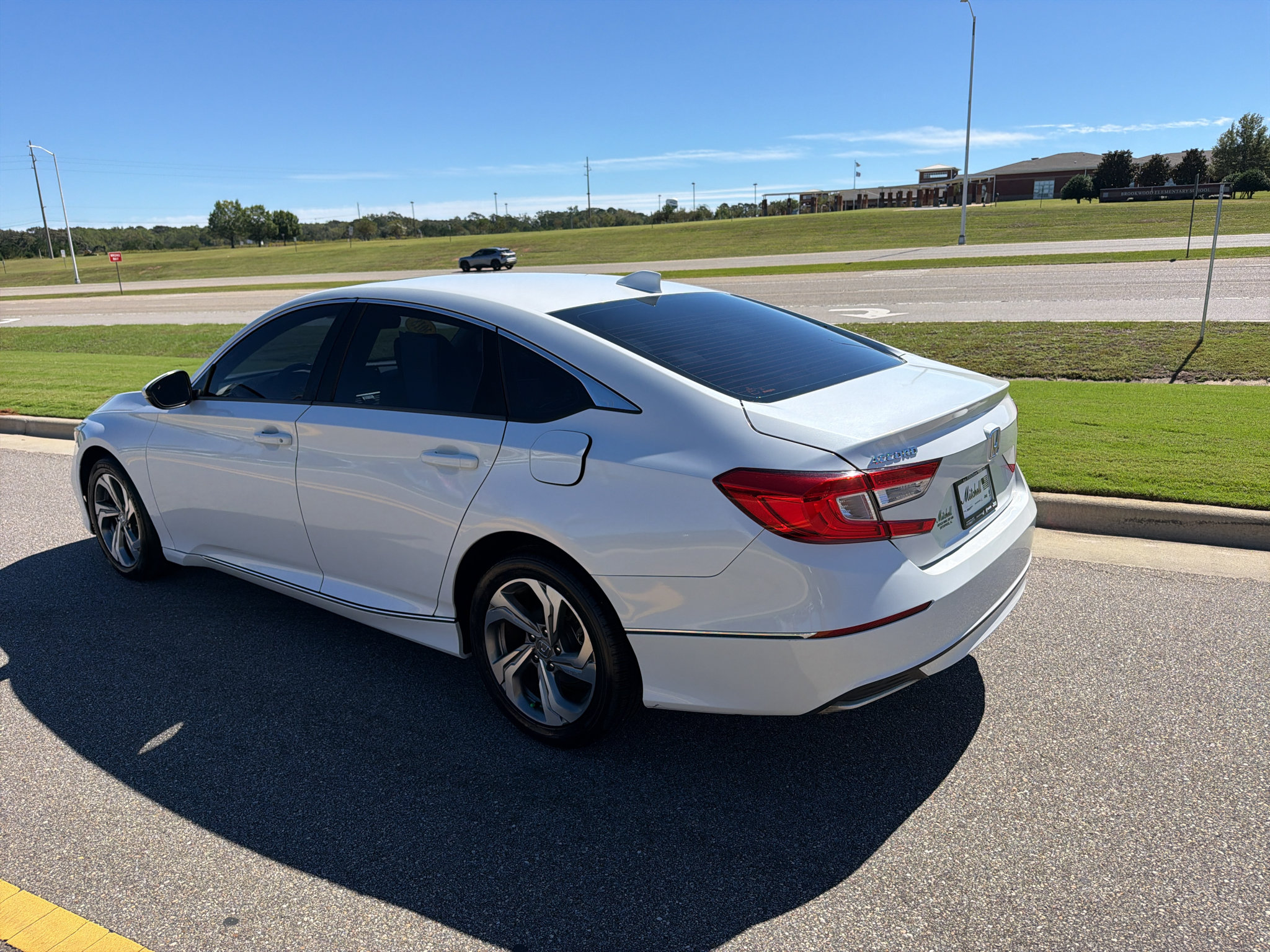 Used 2018 Honda Accord EX-L image 7