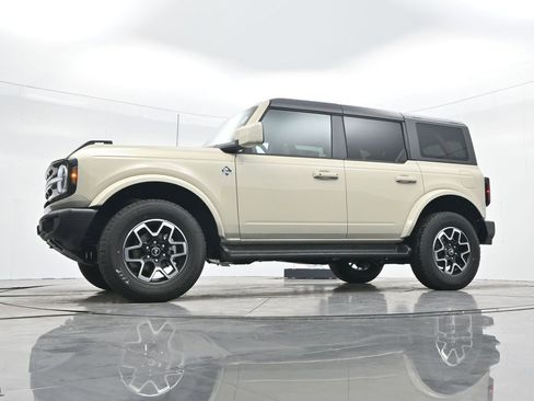 New 2025 Ford Bronco Outer Banks image 35
