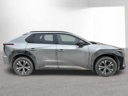 Used 2023 Toyota bZ4X XLE image 2