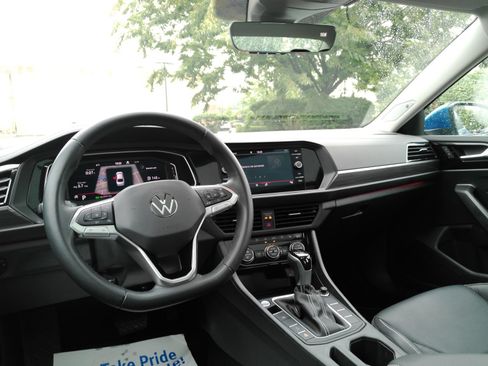 Used 2024 Volkswagen Jetta SEL FWD image 9