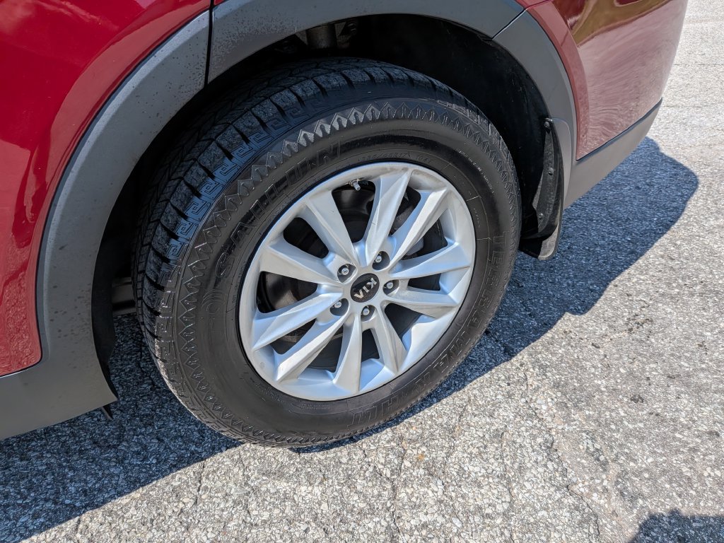 Used 2020 Kia Sorento LX FWD image 11