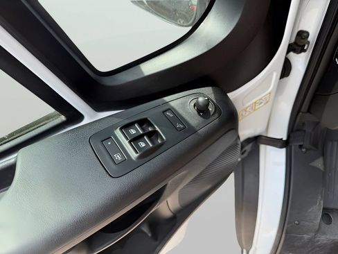 Used 2025 RAM ProMaster 2500 w/ Convenience Group FWD image 5