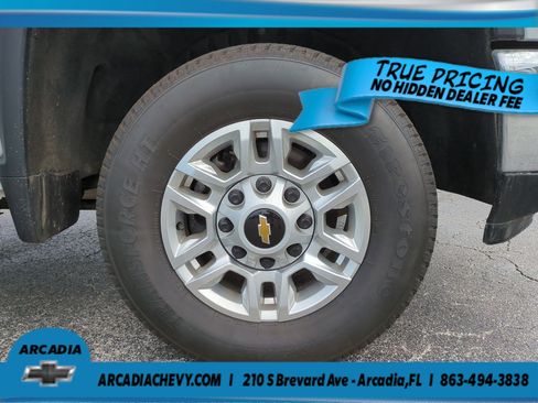 Used 2025 Chevrolet Silverado 2500 LT w/ Convenience Package AWD/4WD image 11