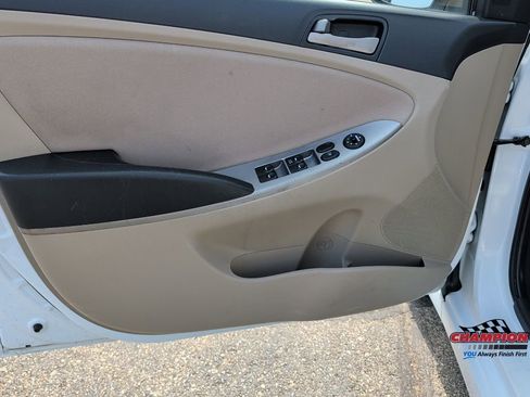 Used 2017 Hyundai Accent SE FWD image 8
