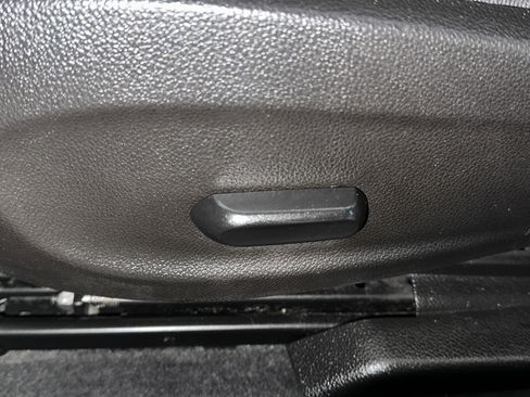 Used 2013 Chevrolet Cruze LT image 18