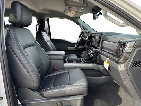 New 2026 Ford F250 Lariat w/ Black Appearance Package image 17