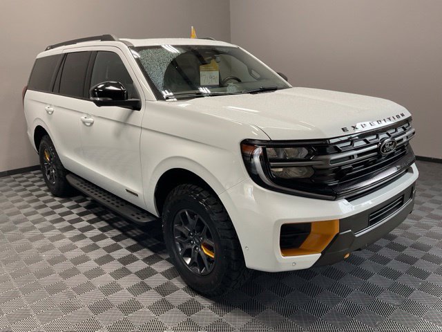 Used 2025 Ford Expedition Tremor AWD/4WD image 2
