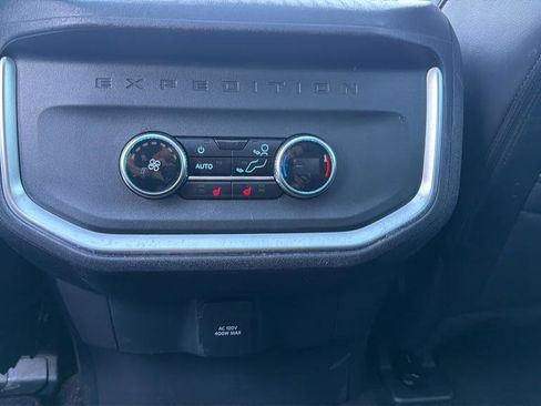 Used 2025 Ford Expedition Platinum AWD/4WD image 24