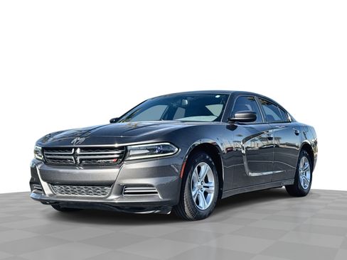 Used 2016 Dodge Charger SE image 1