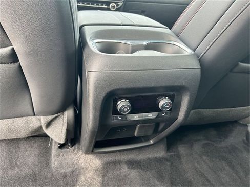 Certified 2024 Chevrolet Traverse RS image 21