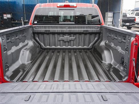 Used 2025 Chevrolet Colorado LT w/ LT Convenience Package image 24