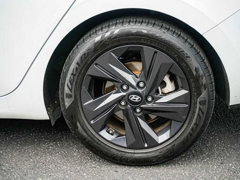 Used 2022 Hyundai Elantra SEL image 10