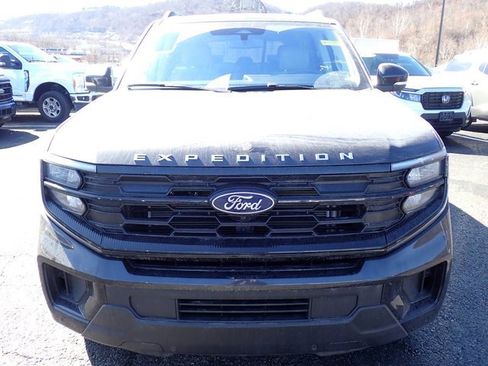 Certified 2025 Ford Expedition Active image 8