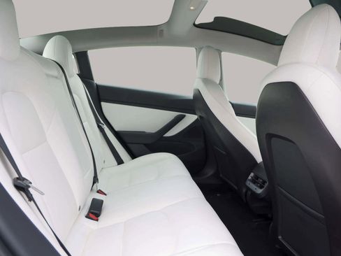 Used 2020 Tesla Model 3 Standard Range Plus image 33