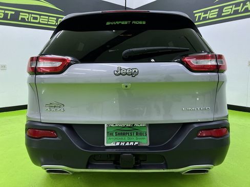 Used 2016 Jeep Cherokee Limited w/ Trailer Tow Group AWD/4WD image 8