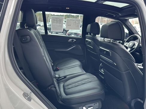 Used 2023 BMW X7 xDrive40i w/ Executive Package image 11
