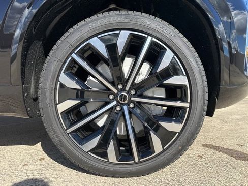 New 2026 Volvo XC90 B5 Plus image 9