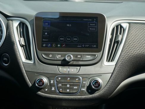 Used 2024 Chevrolet Malibu LT image 17