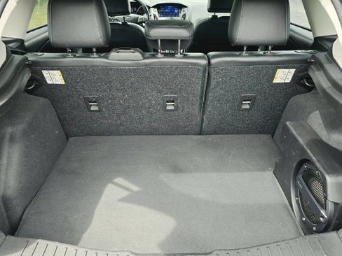 Used 2017 Ford Focus Titanium FWD image 12