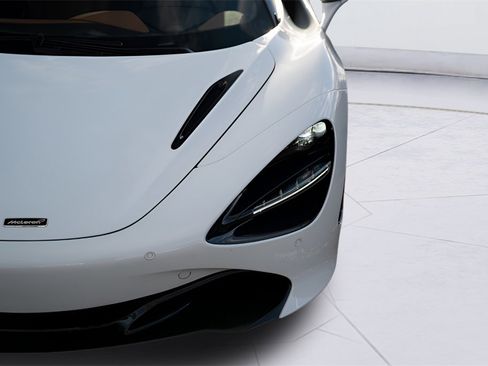 Used 2018 McLaren 720S image 24