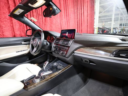 Used 2016 BMW M235i Convertible image 25