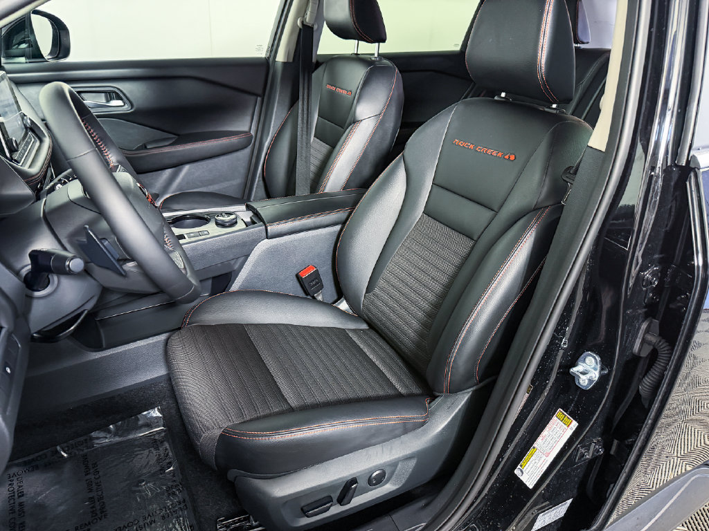 Certified 2026 Nissan Rogue SV AWD/4WD image 17