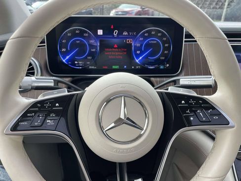 Used 2022 Mercedes-Benz EQS 450+ Sedan image 23