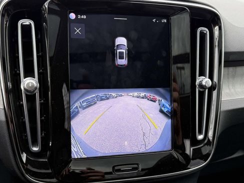 Used 2023 Volvo XC40 B5 Plus w/ Driver Assist Package image 7