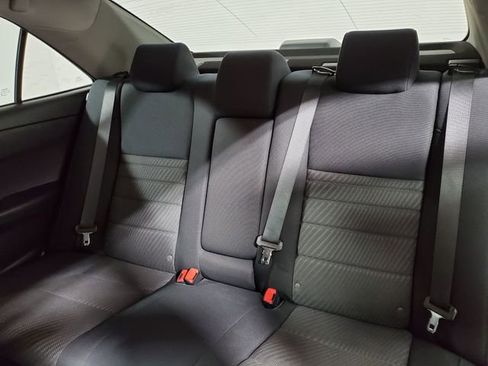 Used 2017 Toyota Camry LE image 9