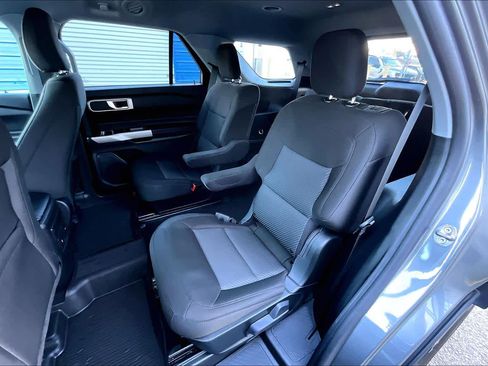 Used 2024 Ford Explorer XLT image 23
