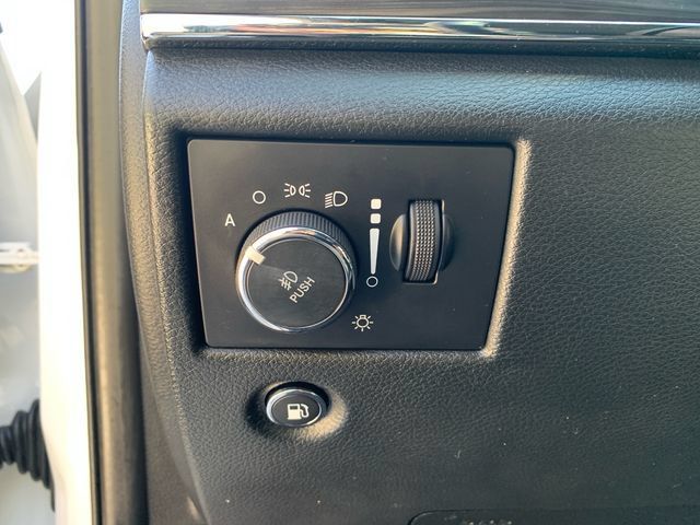 Used 2022 Jeep Grand Cherokee Limited AWD/4WD image 19