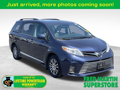 Used 2018 Toyota Sienna XLE w/ Protection Package FWD image 1