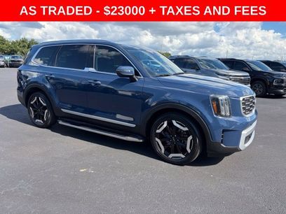 Used 2023 Kia Telluride S w/ S Sunroof Package