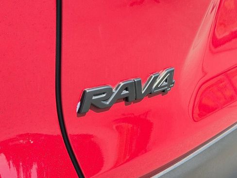 Used 2020 Toyota RAV4 Limited AWD/4WD image 35