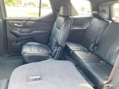 Used 2023 Chevrolet Traverse LT FWD image 21