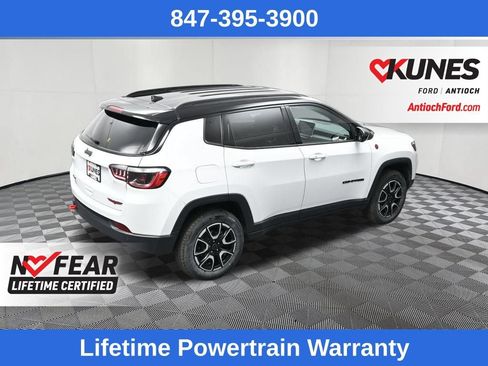 Used 2025 Jeep Compass Trailhawk AWD/4WD image 30