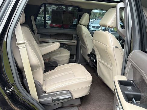 Used 2021 Ford Expedition Limited RWD image 14