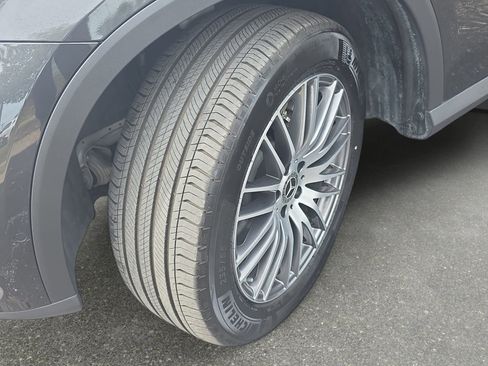 Used 2025 Mercedes-Benz GLC 300 4MATIC image 31