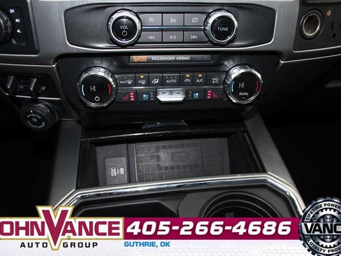Used 2022 Ford F450 Platinum w/ FX4 Off-Road Package image 39