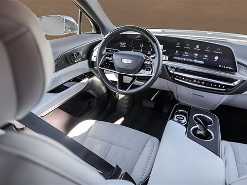 Certified 2024 Cadillac Lyriq Sport image 25