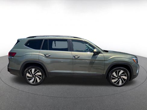 Used 2026 Volkswagen Atlas SE FWD image 14