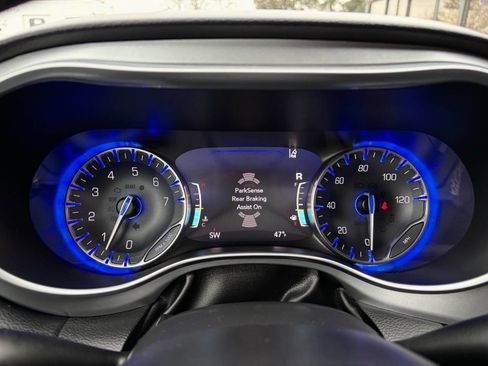 Used 2019 Chrysler Pacifica Touring-L w/ Advanced Safetytec Group image 21