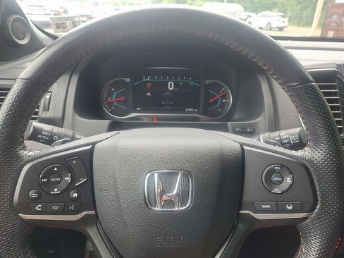 Used 2022 Honda Pilot TrailSport image 20