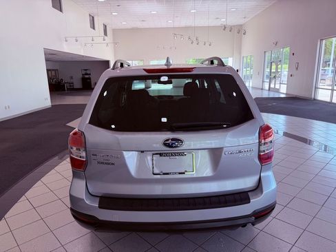 Used 2016 Subaru Forester 2.5i Premium w/ All-Weather Package image 10