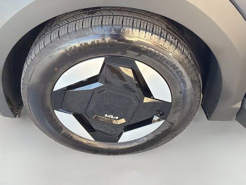 Used 2026 Kia EV9 Light image 37