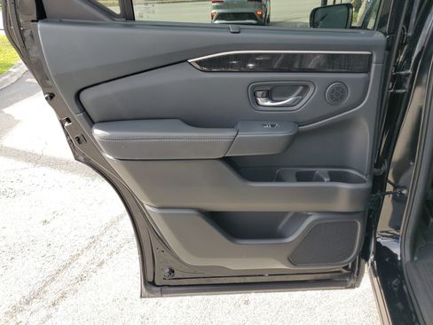 Used 2023 Honda Pilot Elite image 21