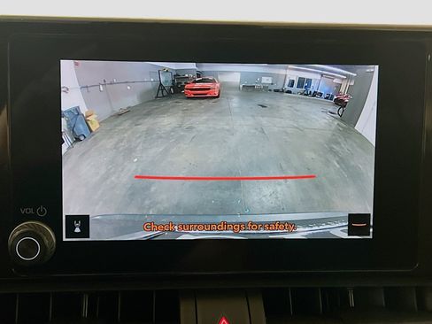Used 2023 Toyota RAV4 LE FWD image 9