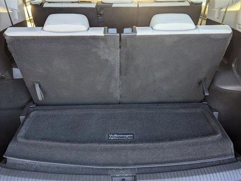 Used 2021 Volkswagen Tiguan SE image 6