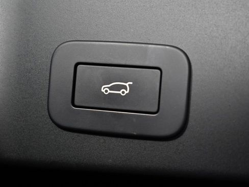 Used 2023 Land Rover Range Rover Evoque R-Dynamic S image 13