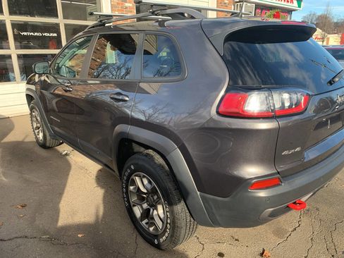 Used 2020 Jeep Cherokee Trailhawk image 6